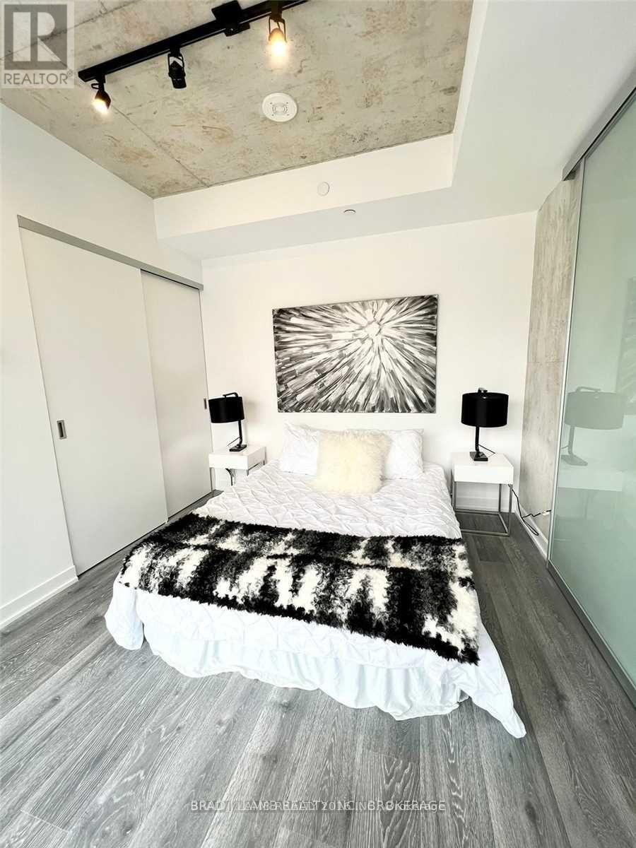812 - 55 Ontario Street Property Photo 6
