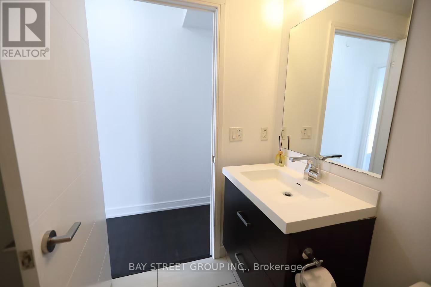 3004 - 50 Wellesley Street E Property Photo 10