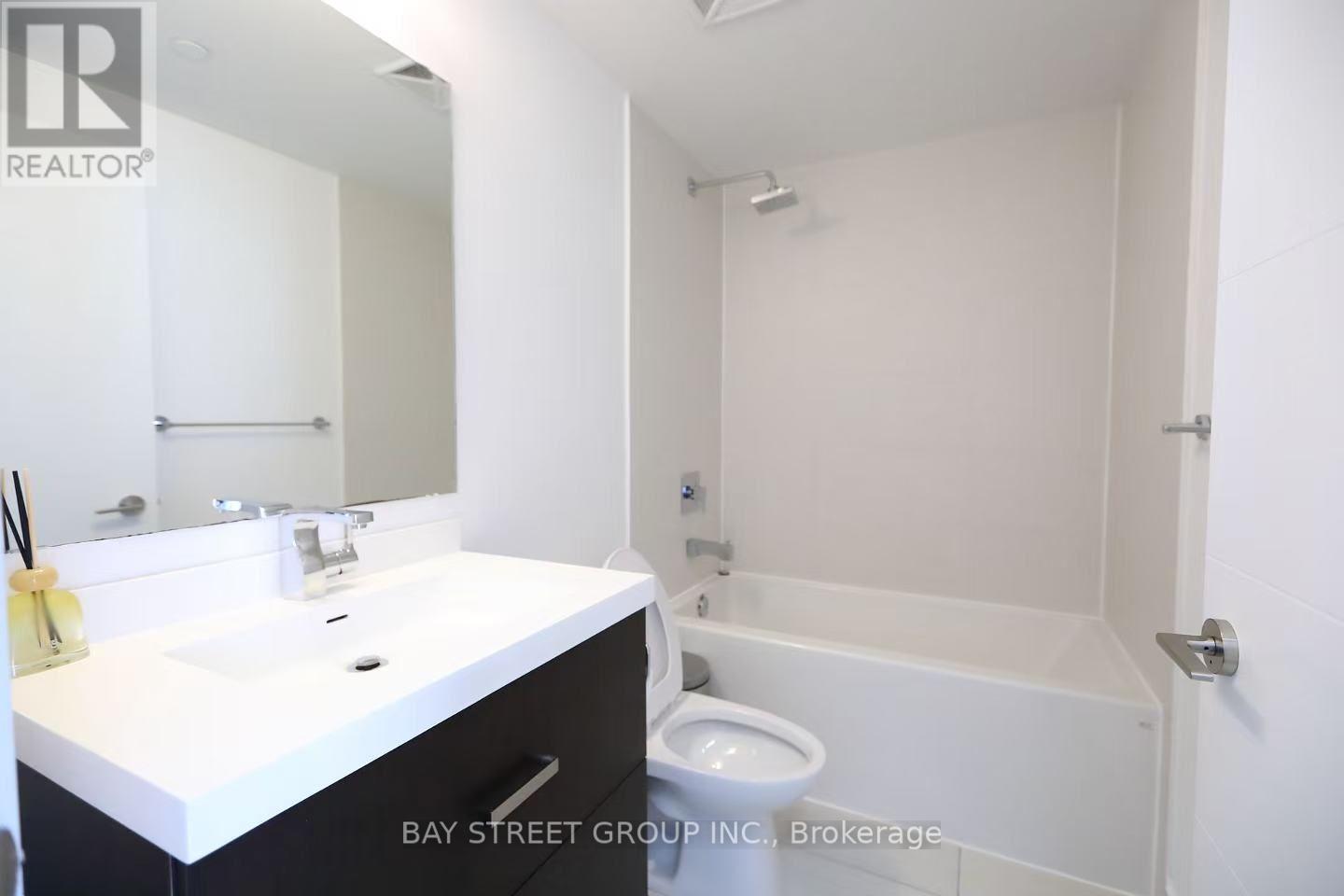 3004 - 50 Wellesley Street E Property Photo 11