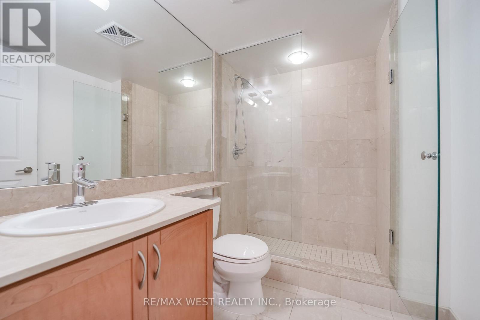 1211 - 736 Spadina Avenue Property Photo 6