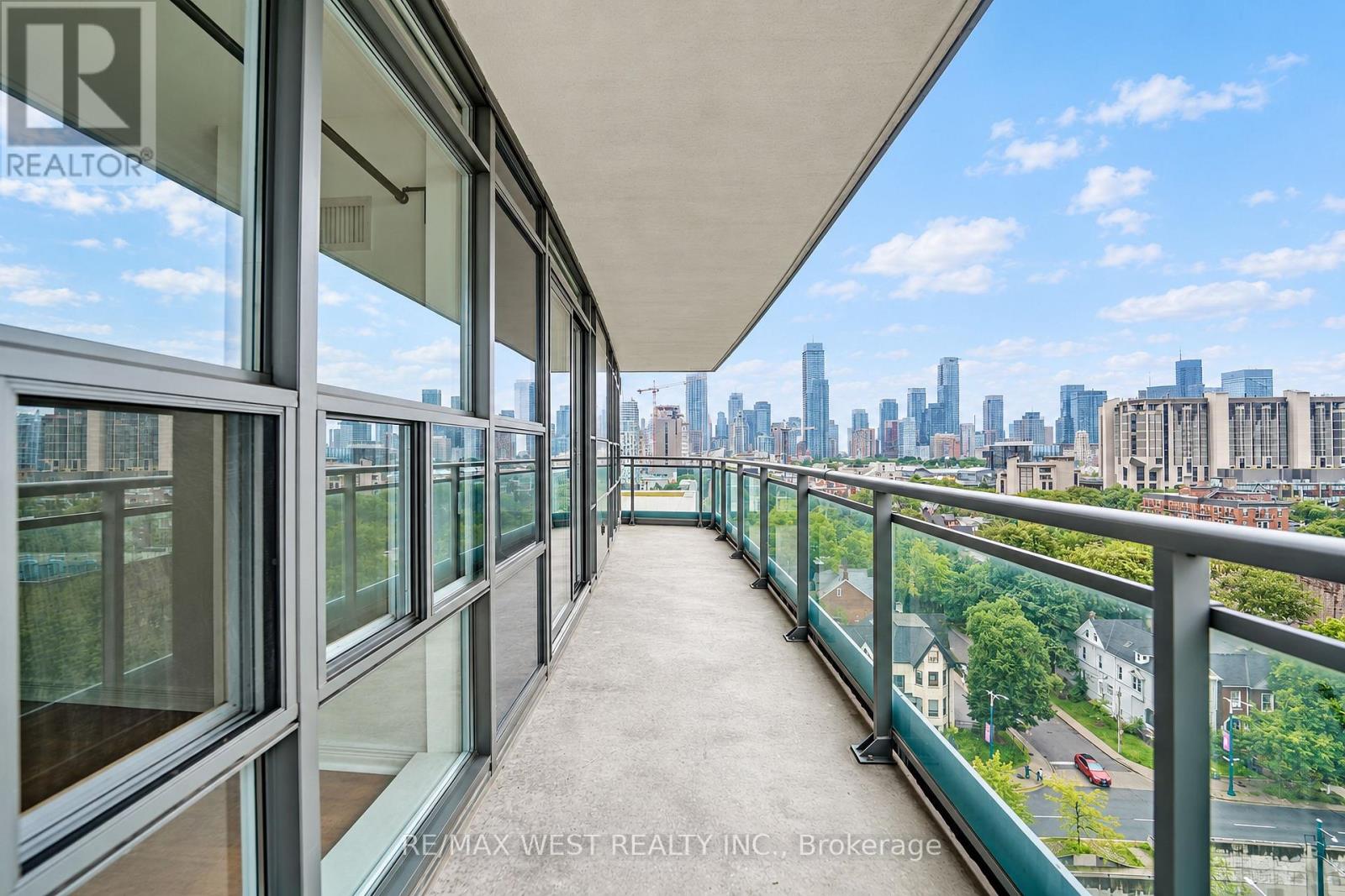 1211 - 736 Spadina Avenue Property Photo 8