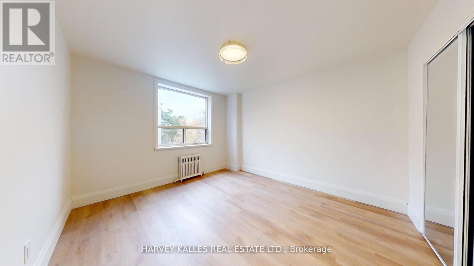 13 - 1 Marquette Avenue Property Photo 8