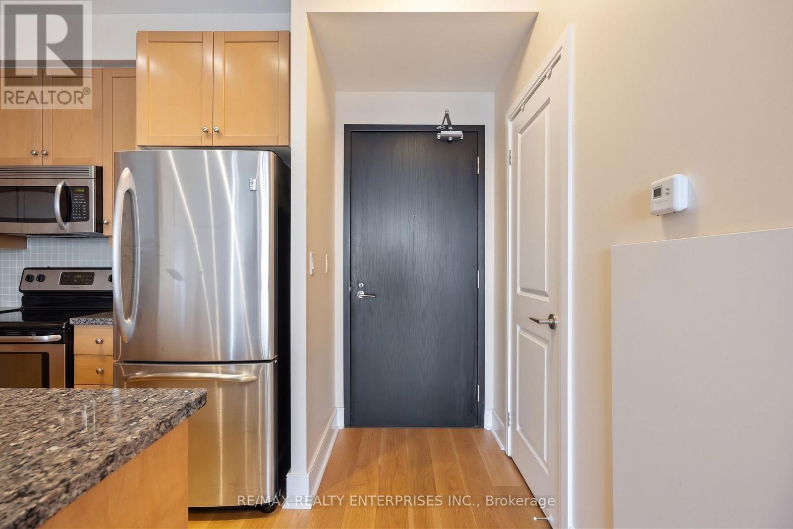 2706 - 18 Yorkville Avenue W Photo de la propriété 1