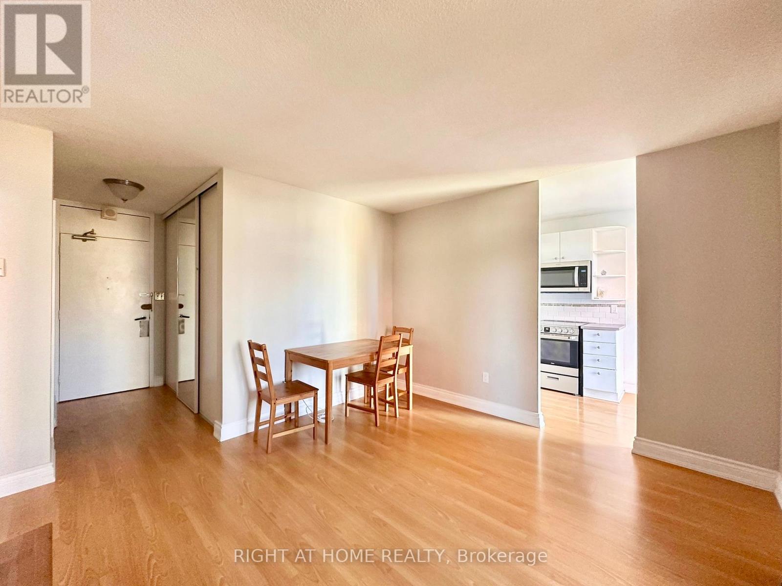 909 - 40 Homewood Avenue Property Photo 1