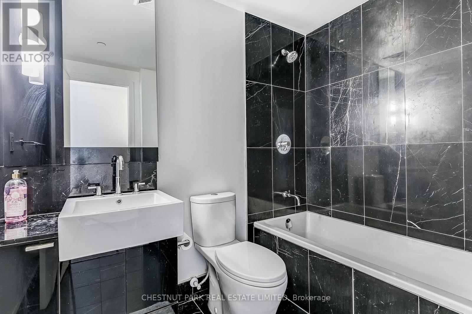 4005 - 88 Blue Jays Way Property Photo 21