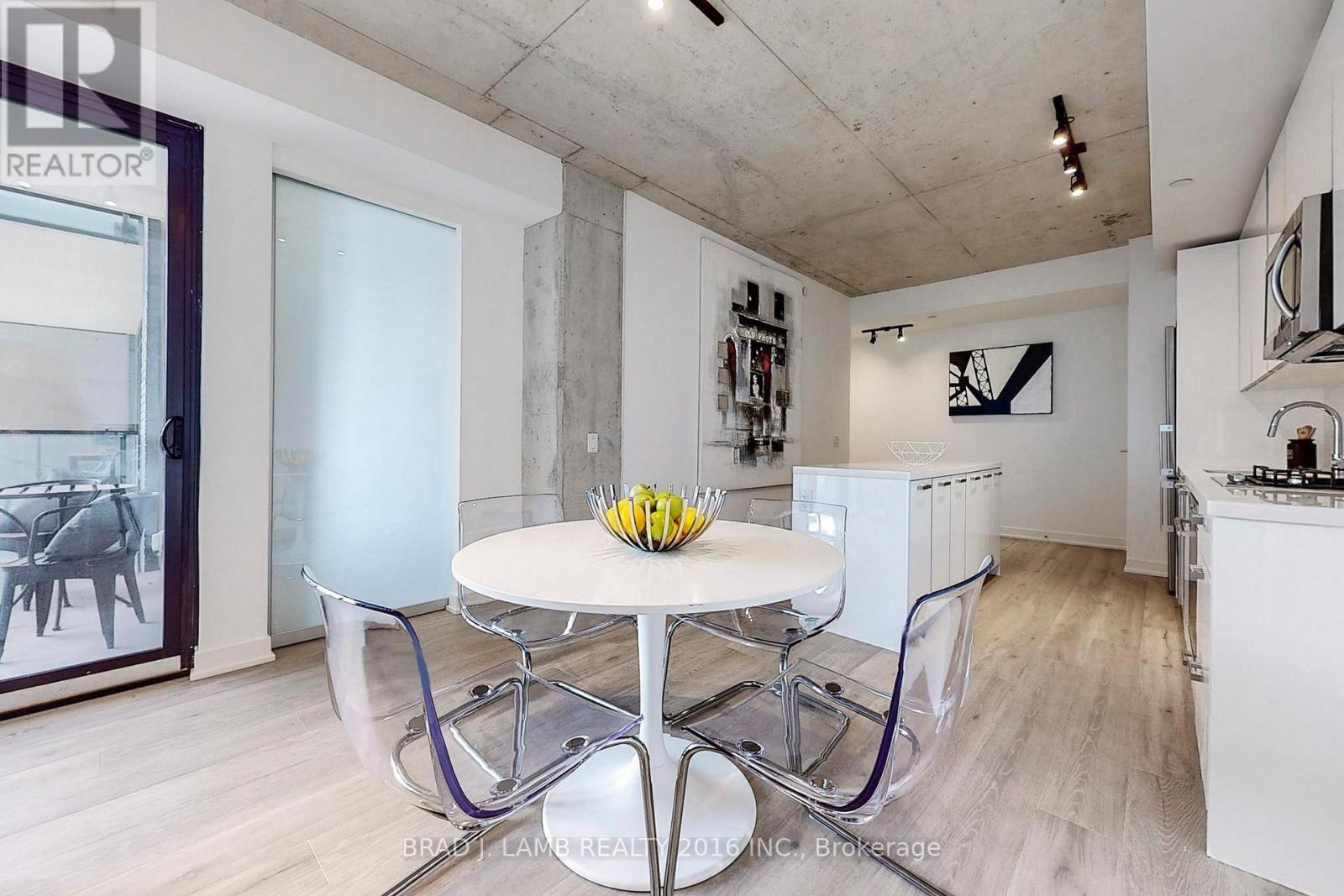 521 - 55 Ontario Street Property Photo 8