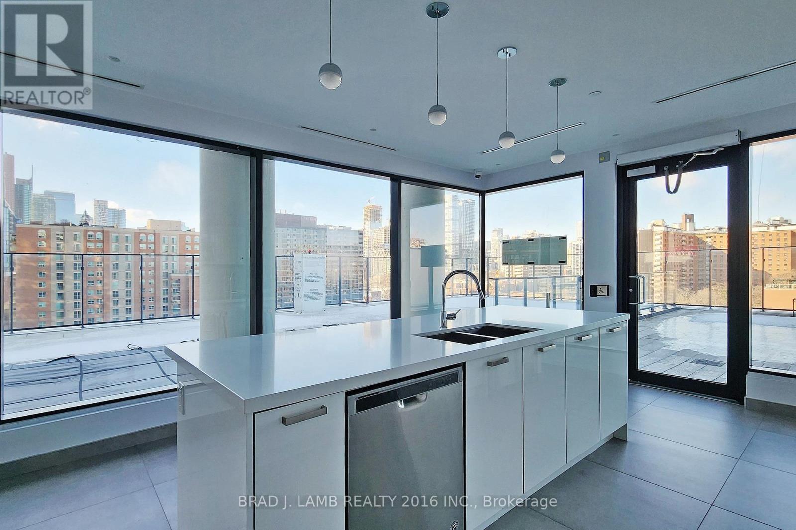 521 - 55 Ontario Street Property Photo 40