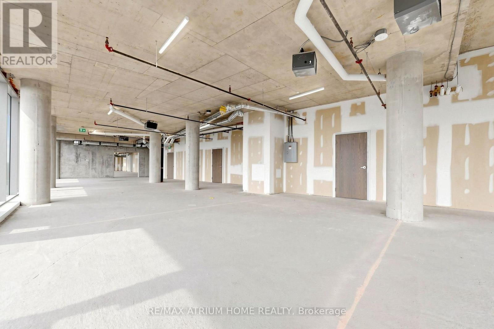 800-810 - 5801 Yonge Street Property Photo 7