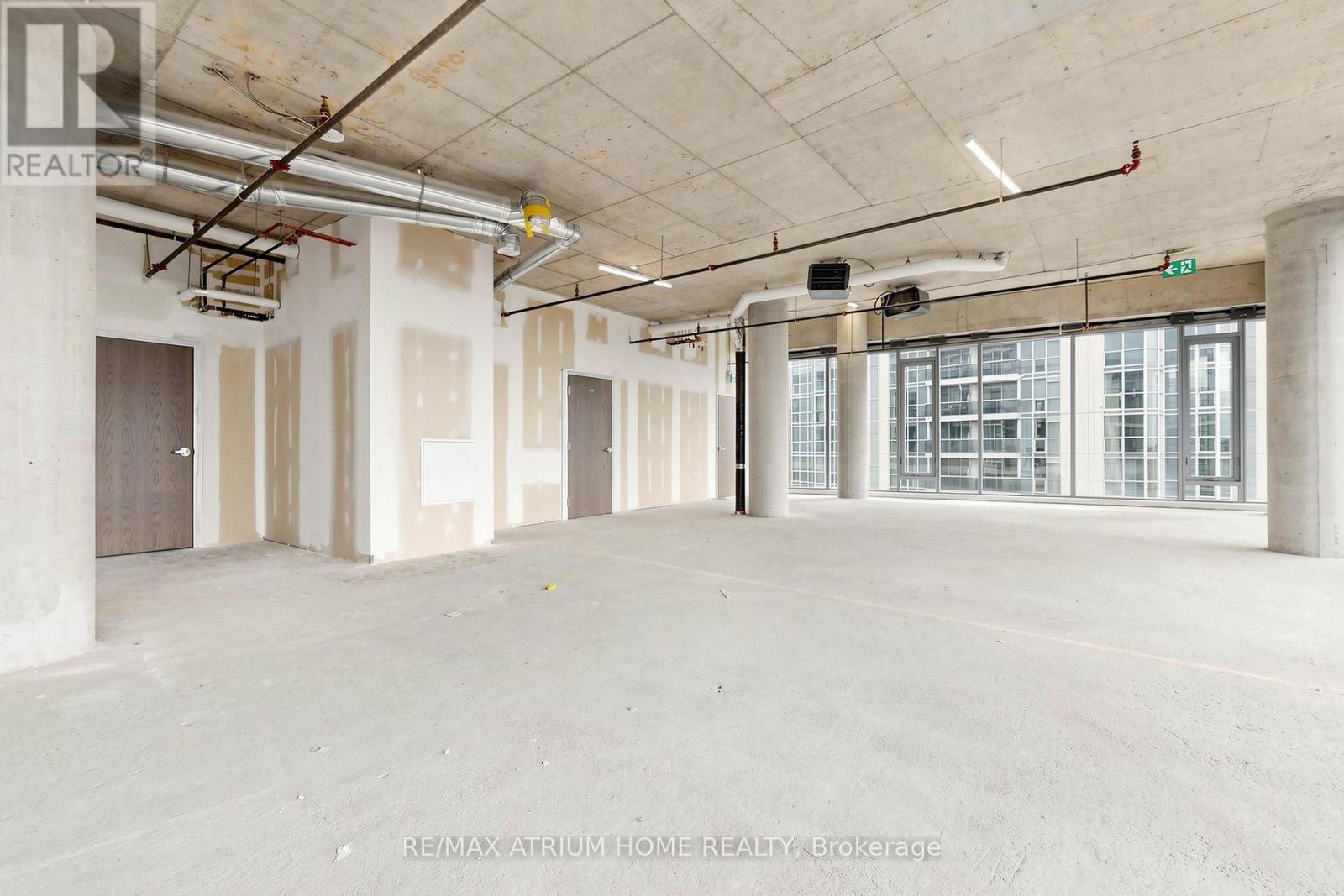 800-810 - 5801 Yonge Street Property Photo 14