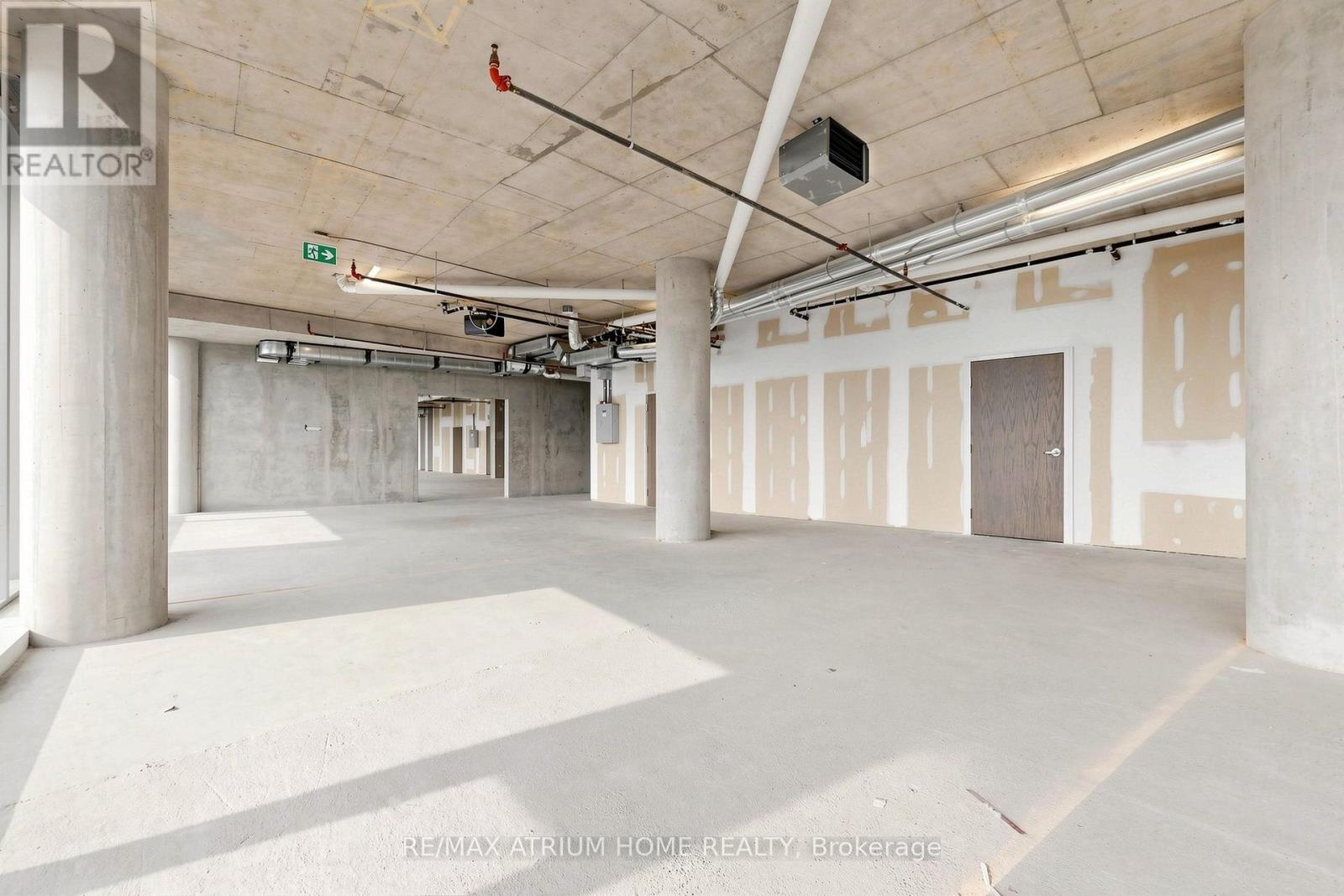 800-810 - 5801 Yonge Street Property Photo 16
