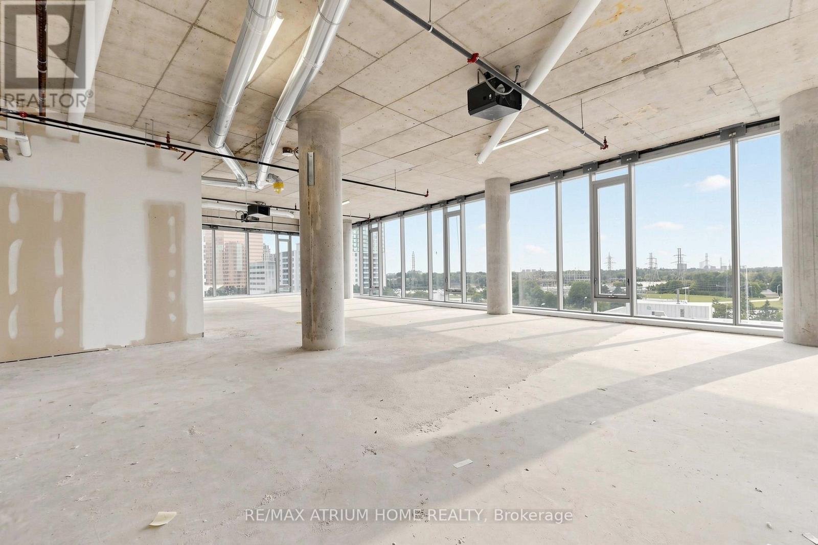 800-810 - 5801 Yonge Street Property Photo 18