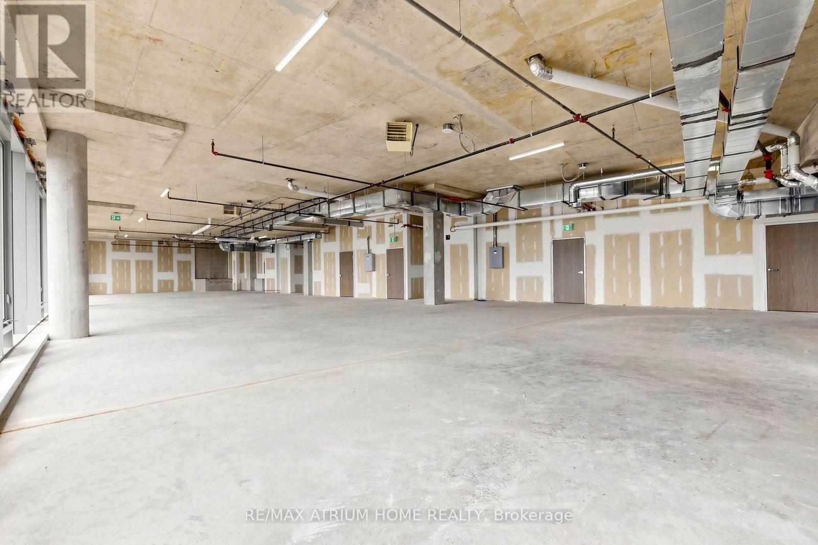 800-810 - 5801 Yonge Street Property Photo 38