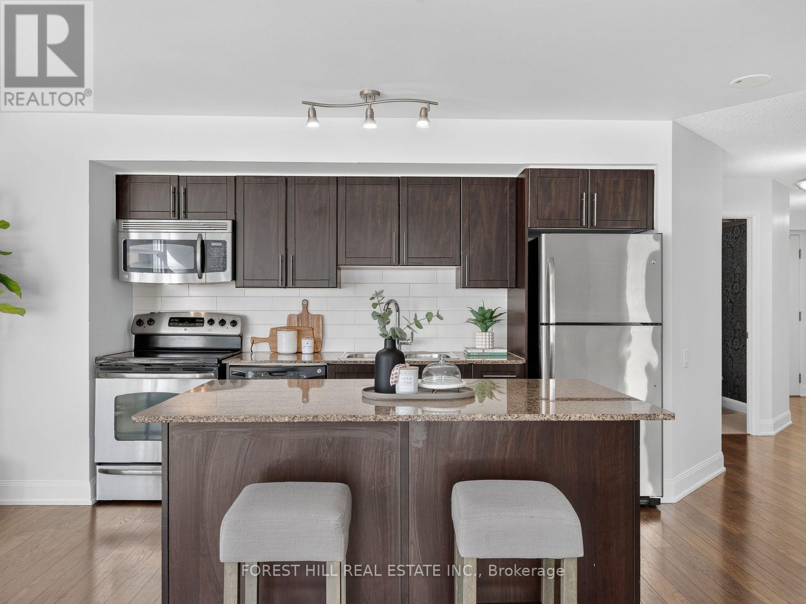 1611 - 2191 Yonge Street Property Photo 4