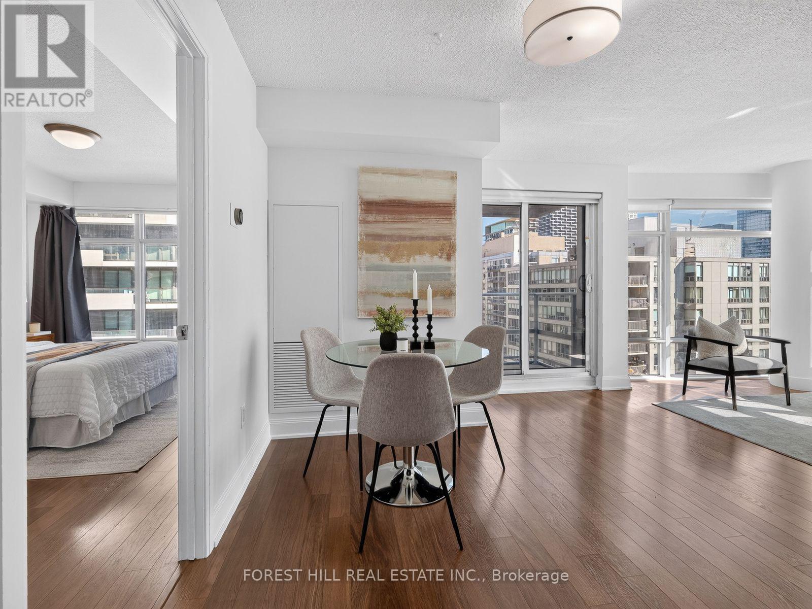 1611 - 2191 Yonge Street Property Photo 5