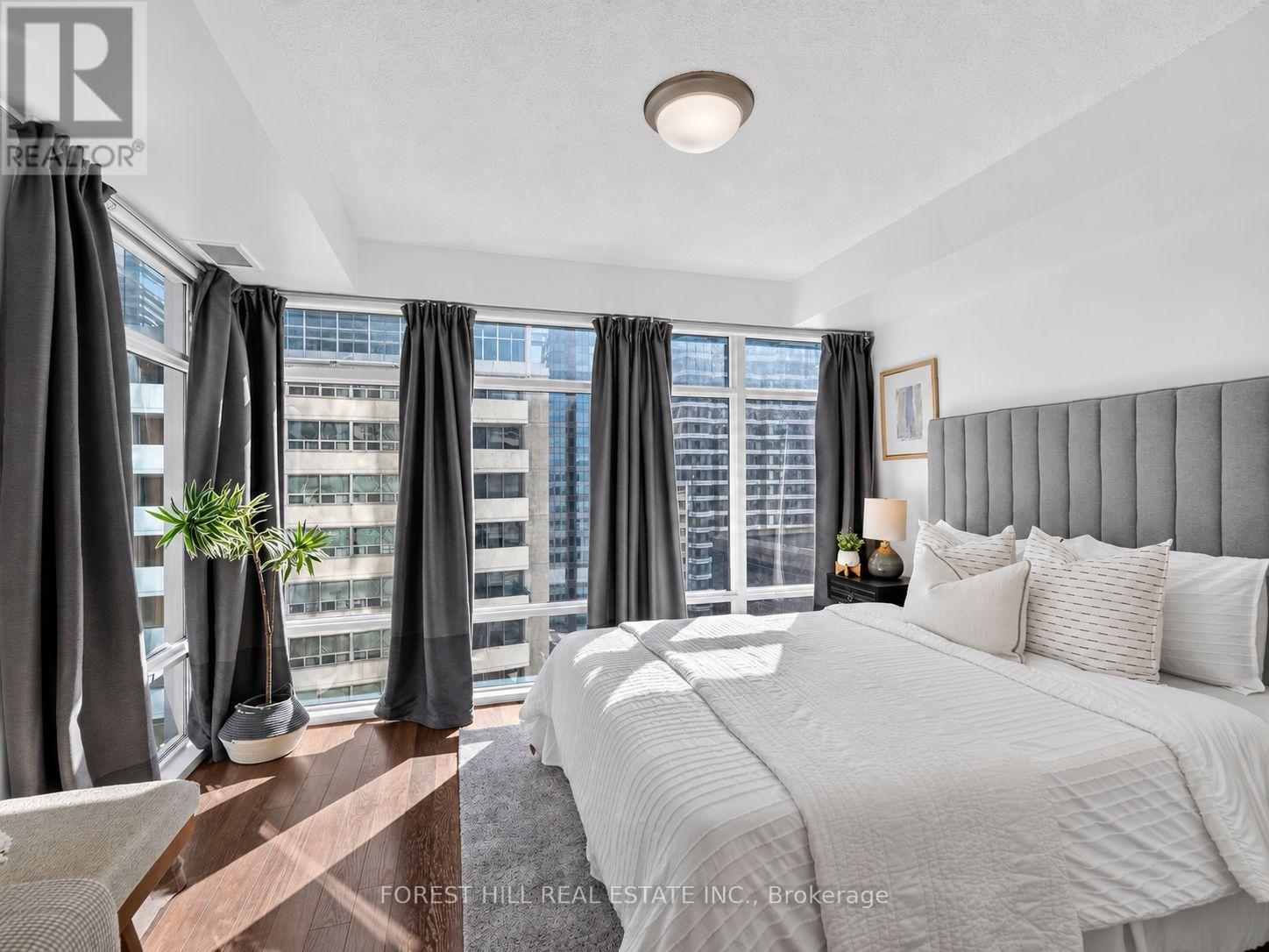1611 - 2191 Yonge Street Property Photo 8