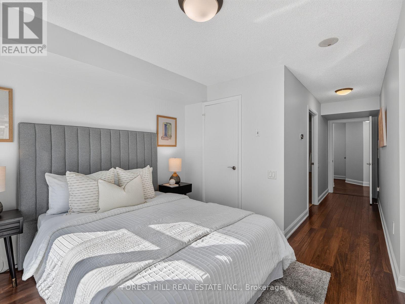 1611 - 2191 Yonge Street Property Photo 9