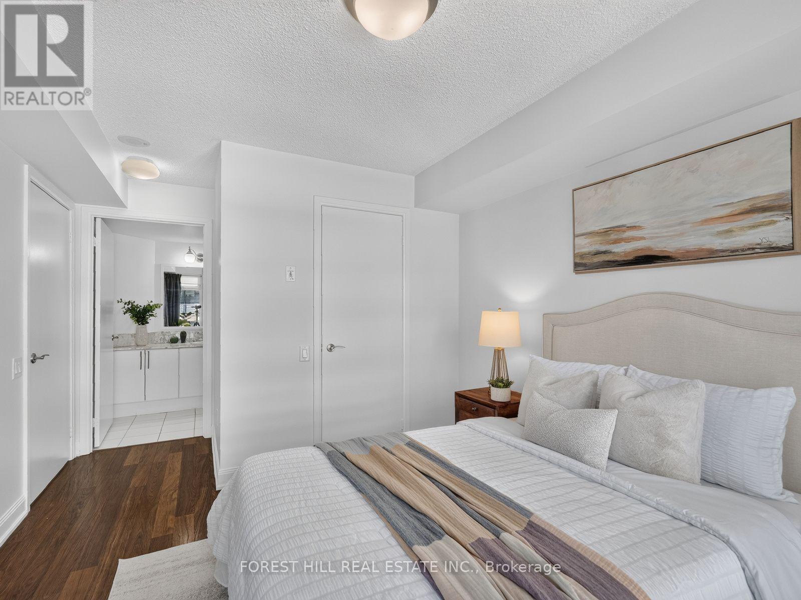 1611 - 2191 Yonge Street Property Photo 12