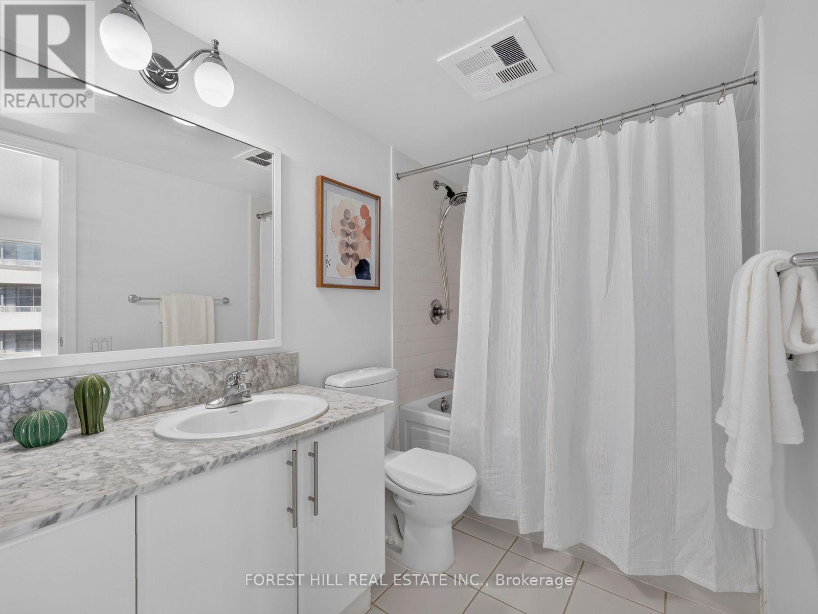 1611 - 2191 Yonge Street Property Photo 13