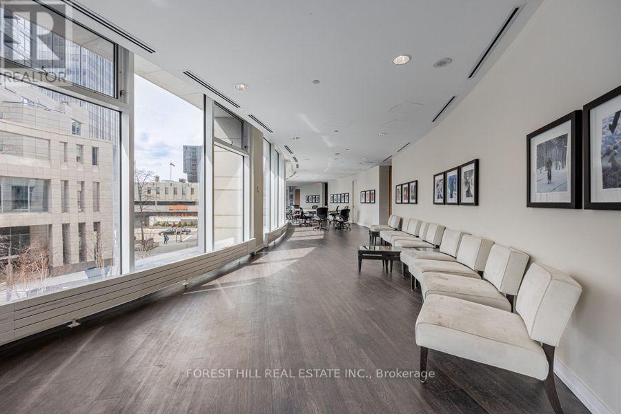 1611 - 2191 Yonge Street Property Photo 21
