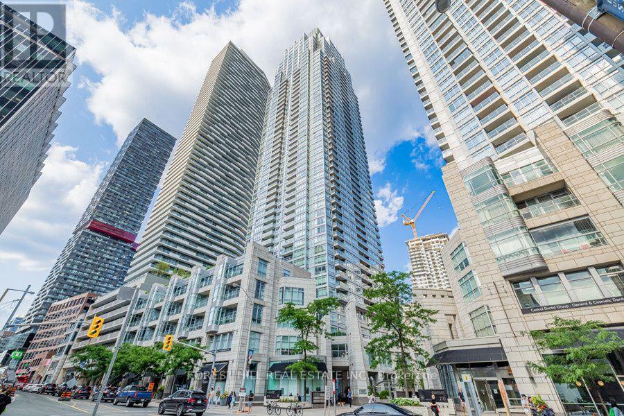 1611 - 2191 Yonge Street Property Photo 25