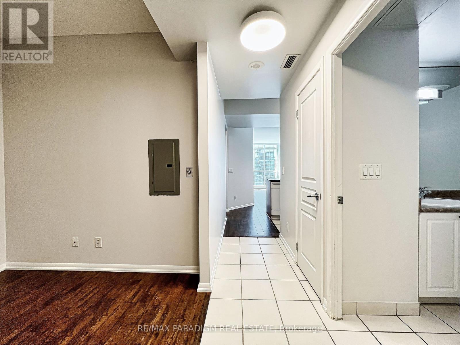 3713 - 18 Yonge Street Property Photo 3