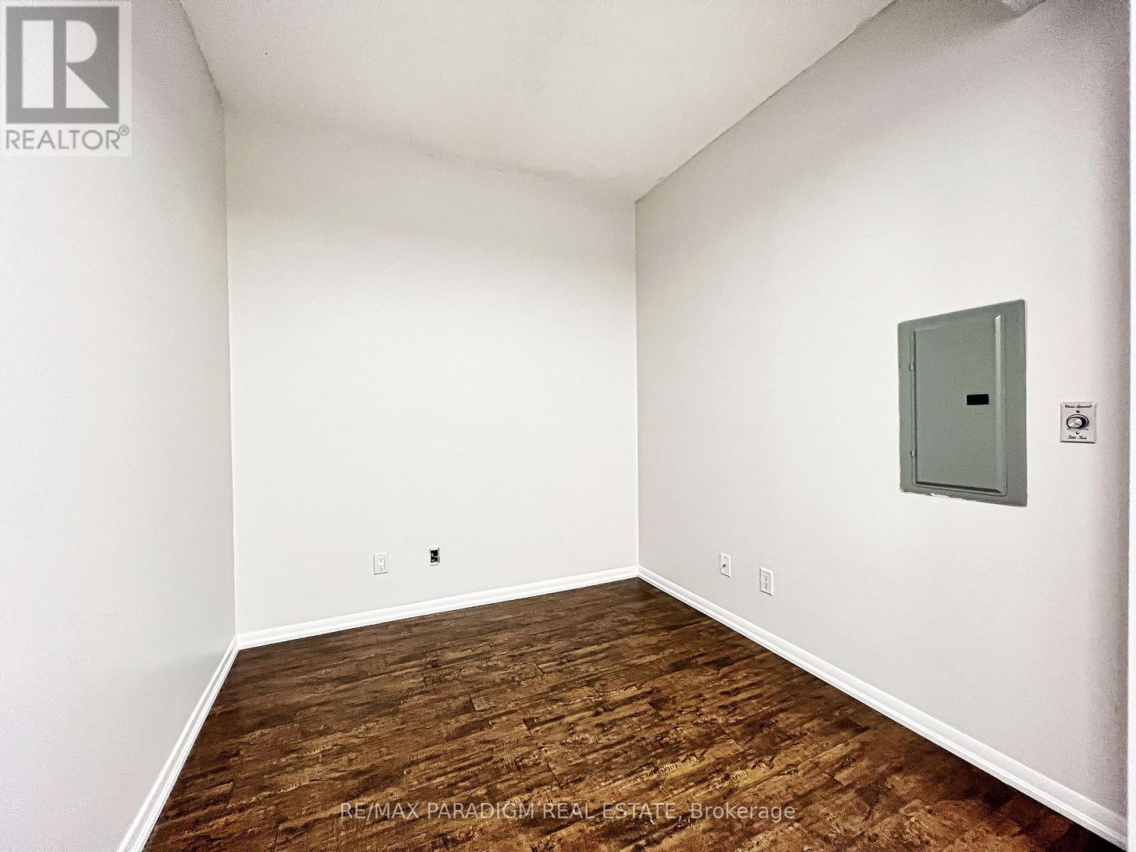 3713 - 18 Yonge Street Property Photo 4