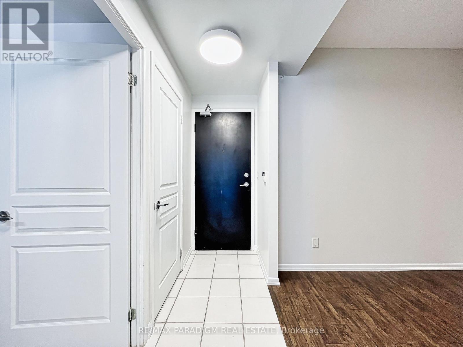 3713 - 18 Yonge Street Property Photo 5
