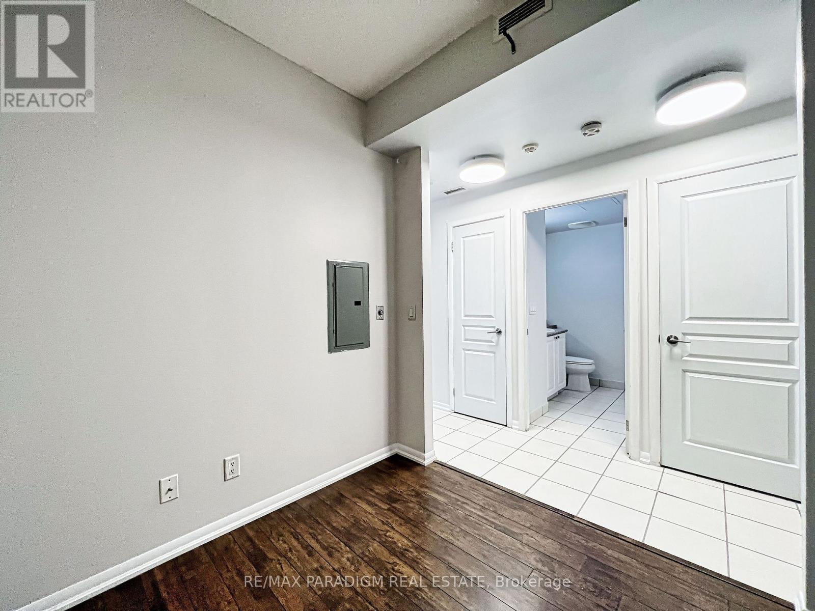3713 - 18 Yonge Street Property Photo 8