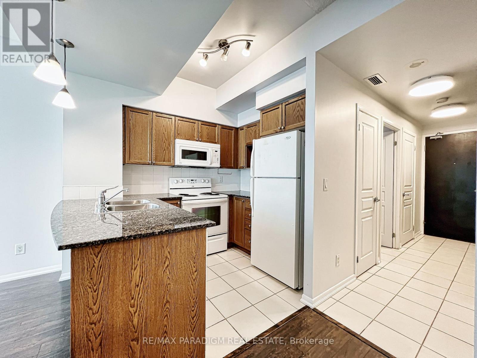3713 - 18 Yonge Street Property Photo 11