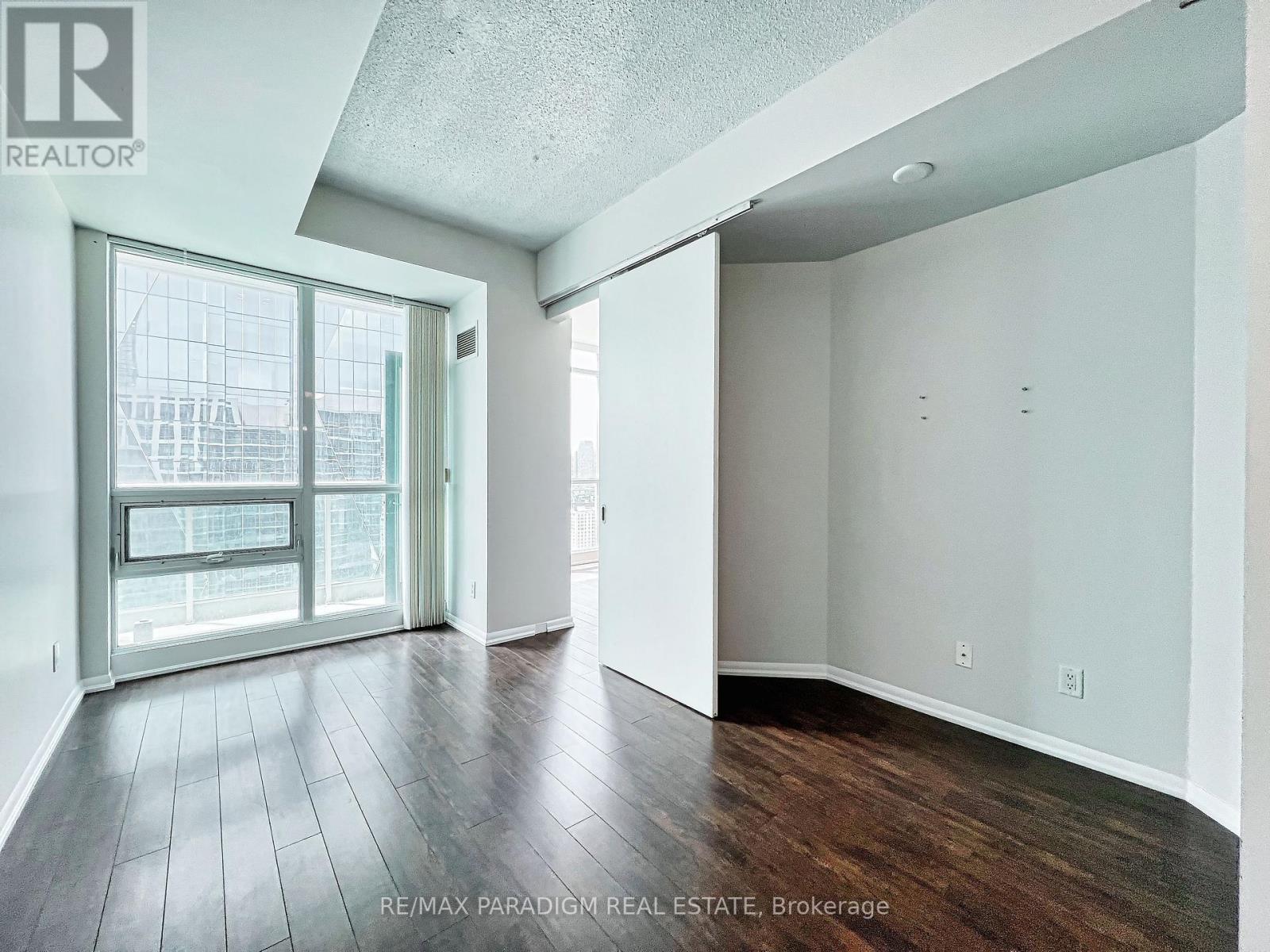 3713 - 18 Yonge Street Property Photo 24