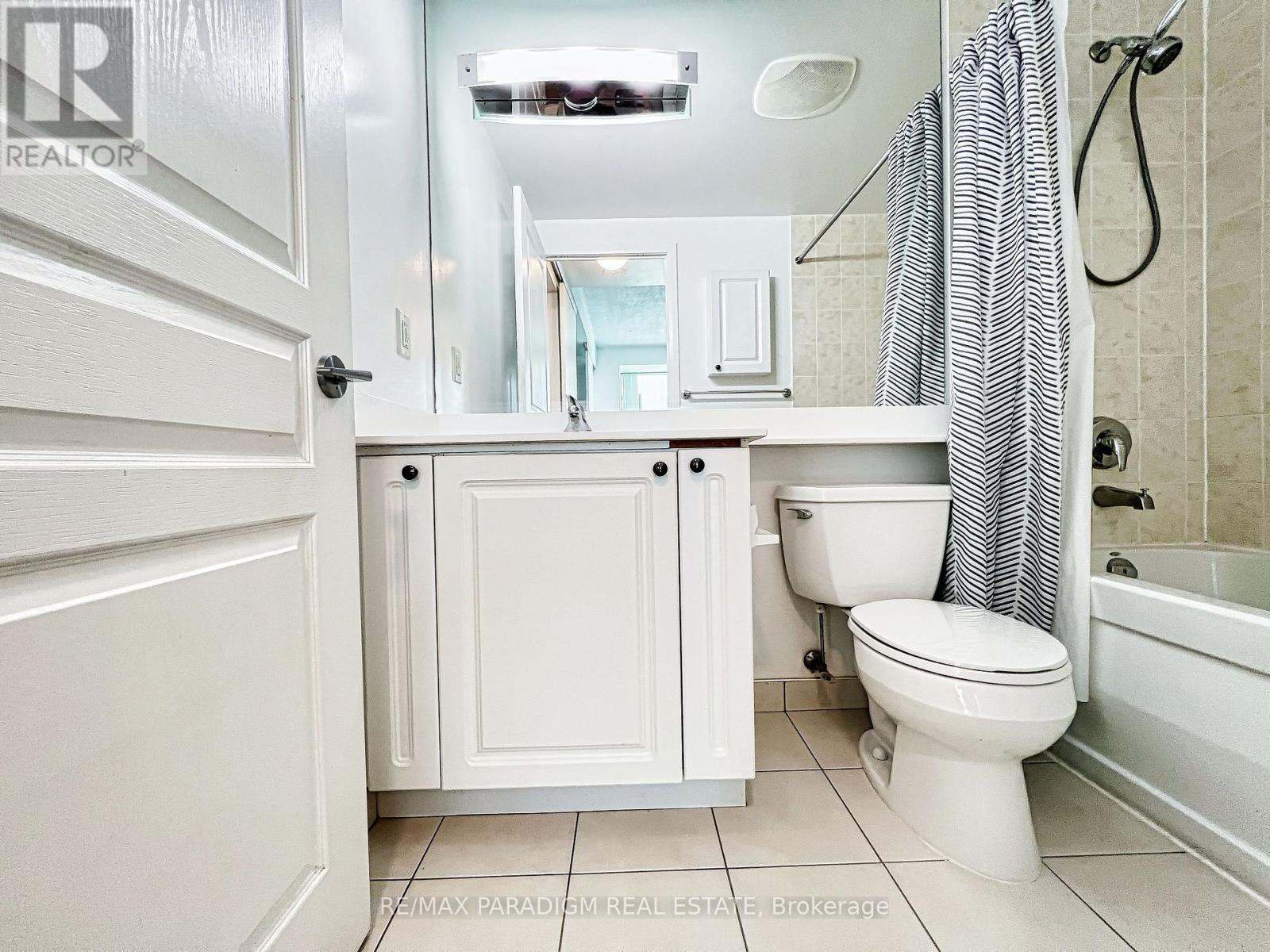 3713 - 18 Yonge Street Property Photo 29