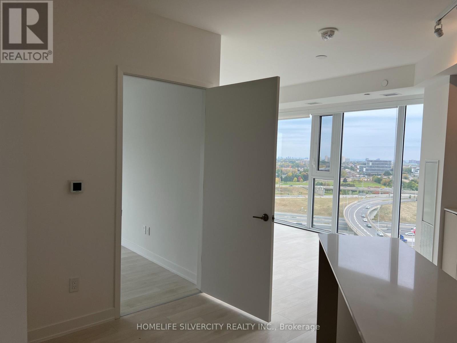 1505 - 8 Tippett Road Property Photo 1