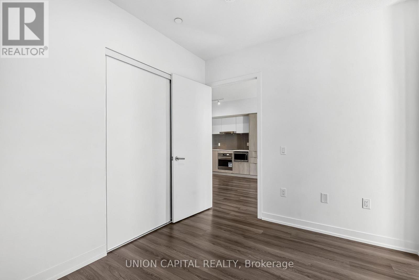 909 - 138 Downes Street Property Photo 10