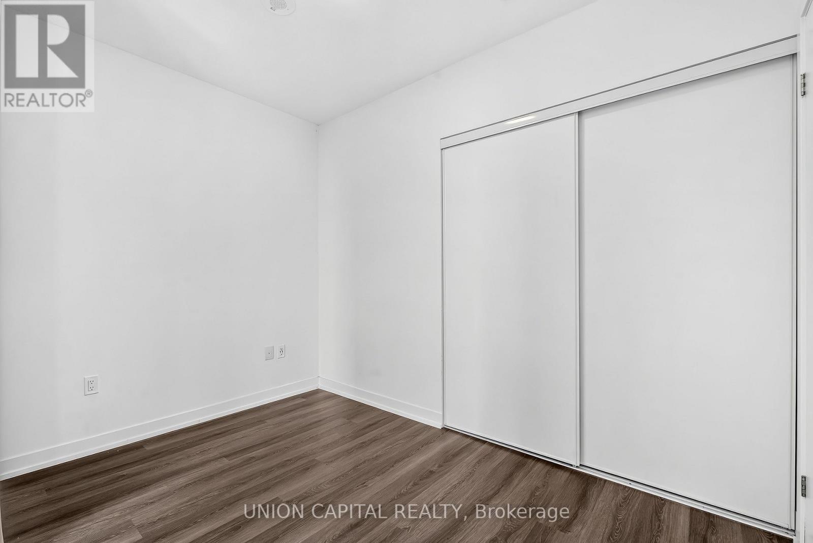 909 - 138 Downes Street Property Photo 11