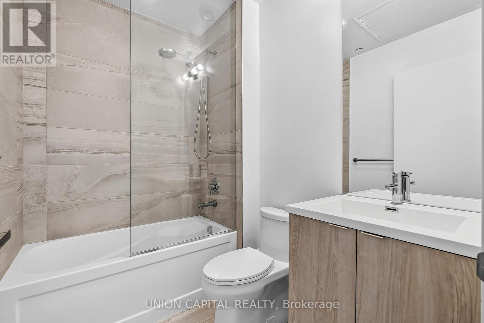 909 - 138 Downes Street Property Photo 16