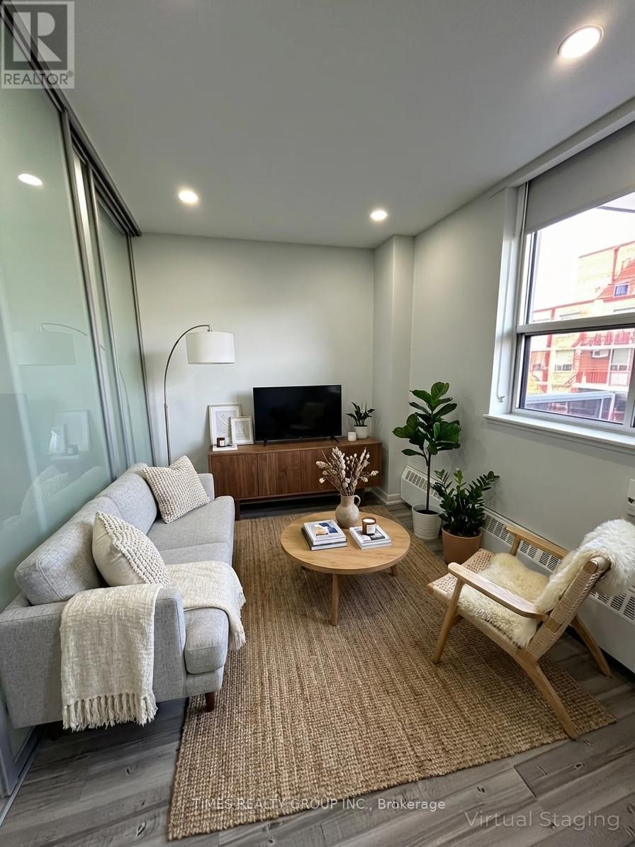 906 - 15 Walmer Road Property Photo 1