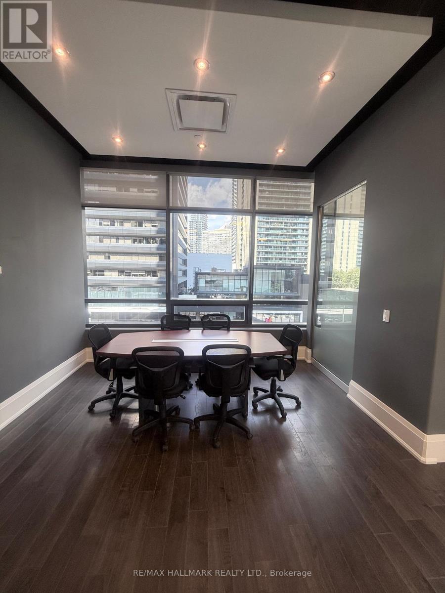 4789 Yonge Street Property Photo 12