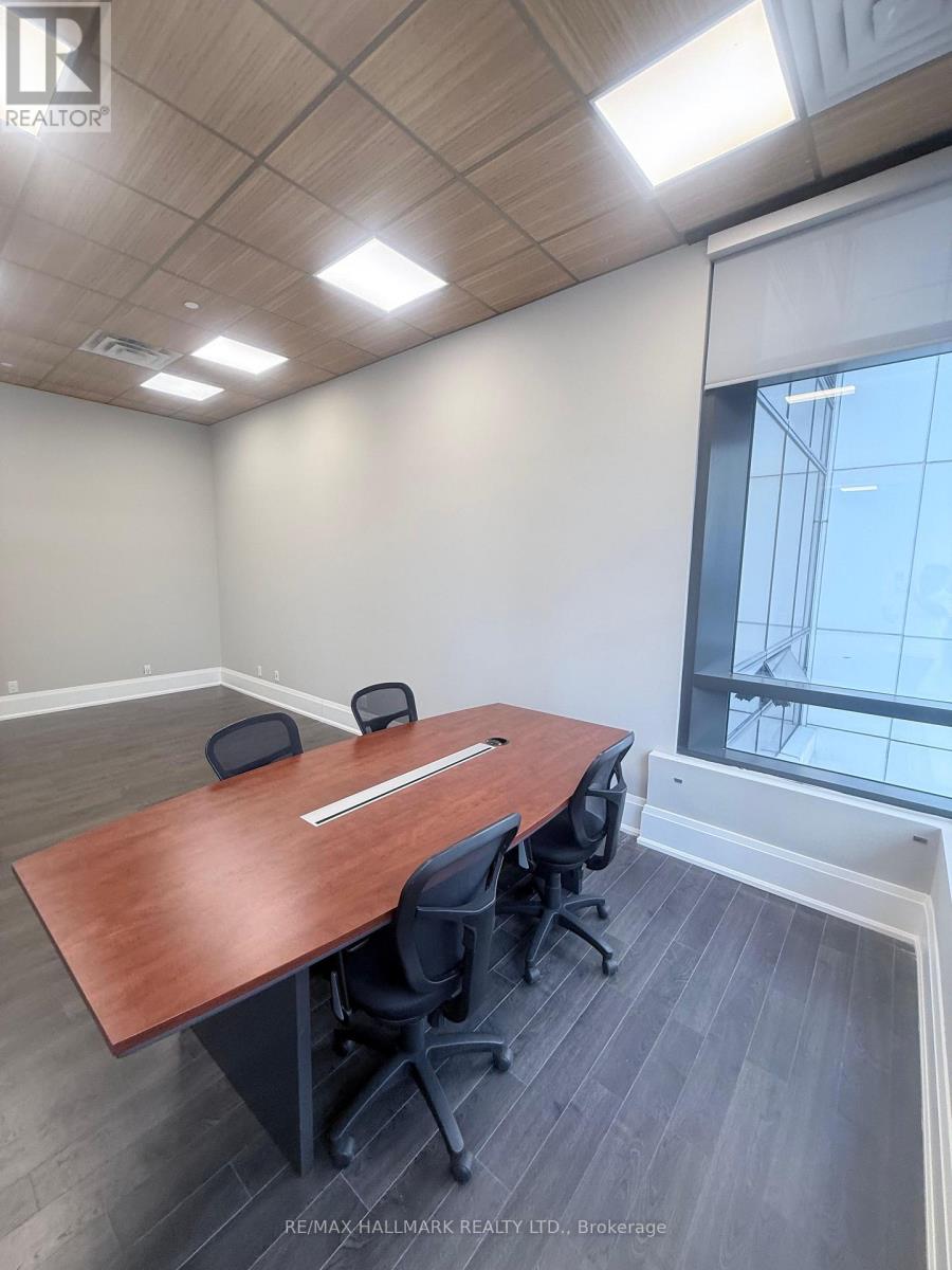 4789 Yonge Street Property Photo 15