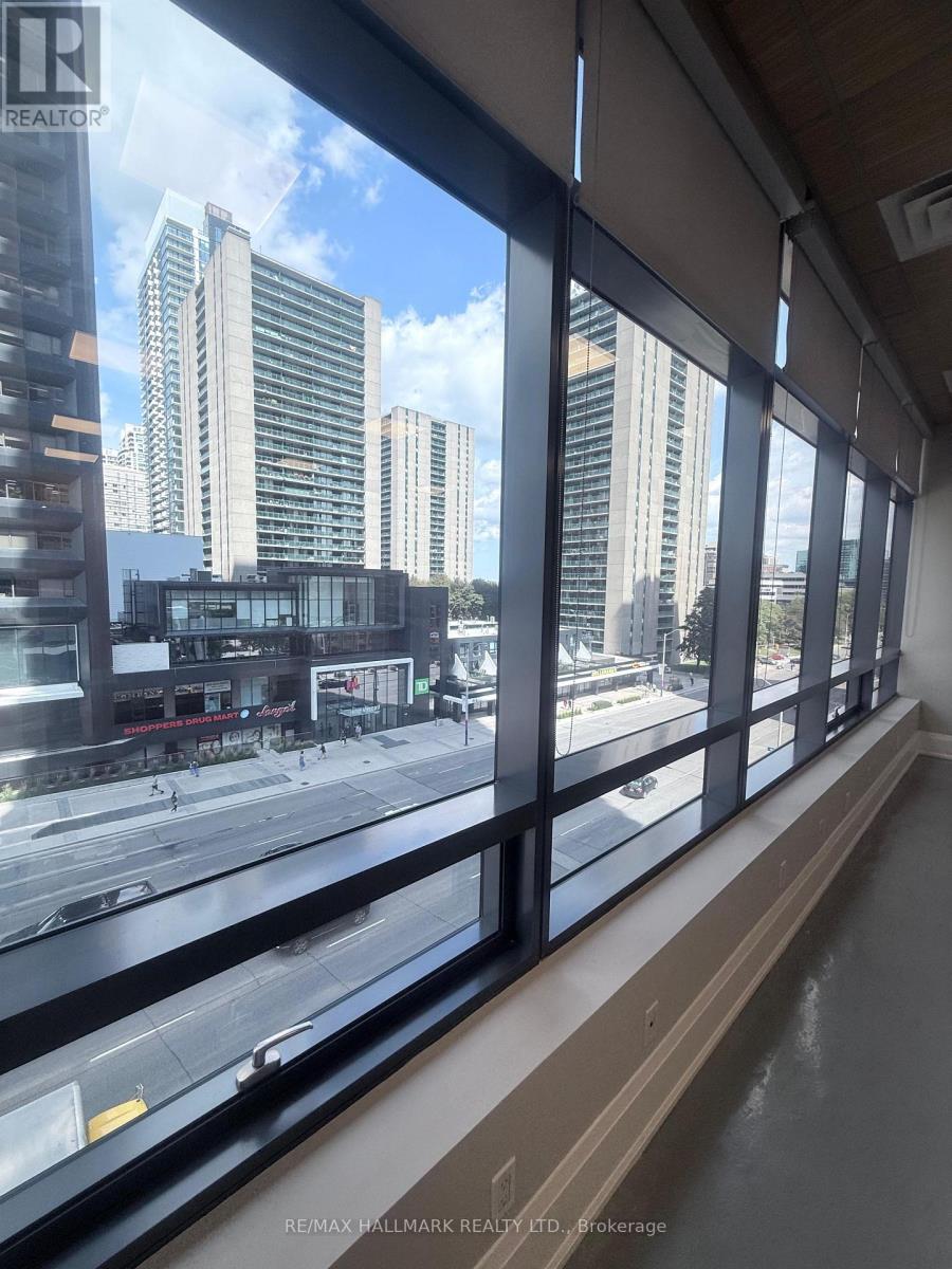 4789 Yonge Street Property Photo 16