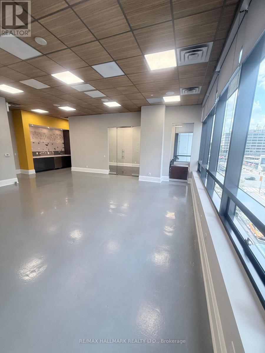 4789 Yonge Street Property Photo 17
