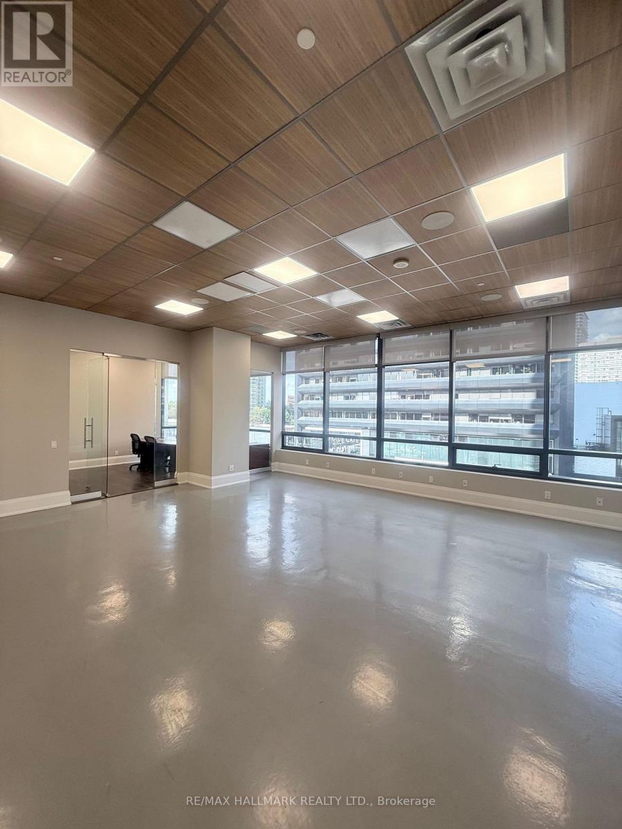 4789 Yonge Street Property Photo 18