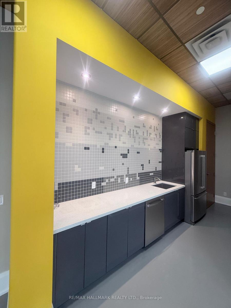 4789 Yonge Street Property Photo 21