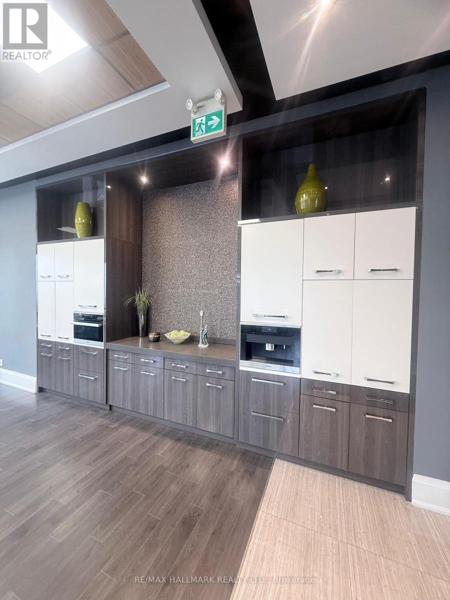 4789 Yonge Street Property Photo 23