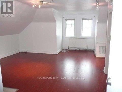 3 - 1745 Bathurst Street Property Photo 2