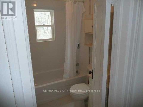 3 - 1745 Bathurst Street Property Photo 5