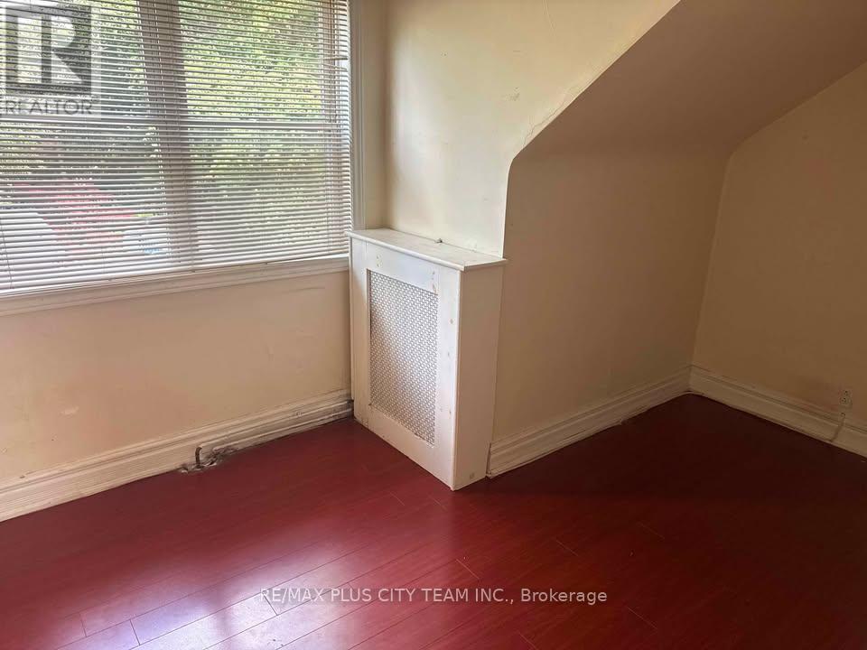 3 - 1745 Bathurst Street Property Photo 10