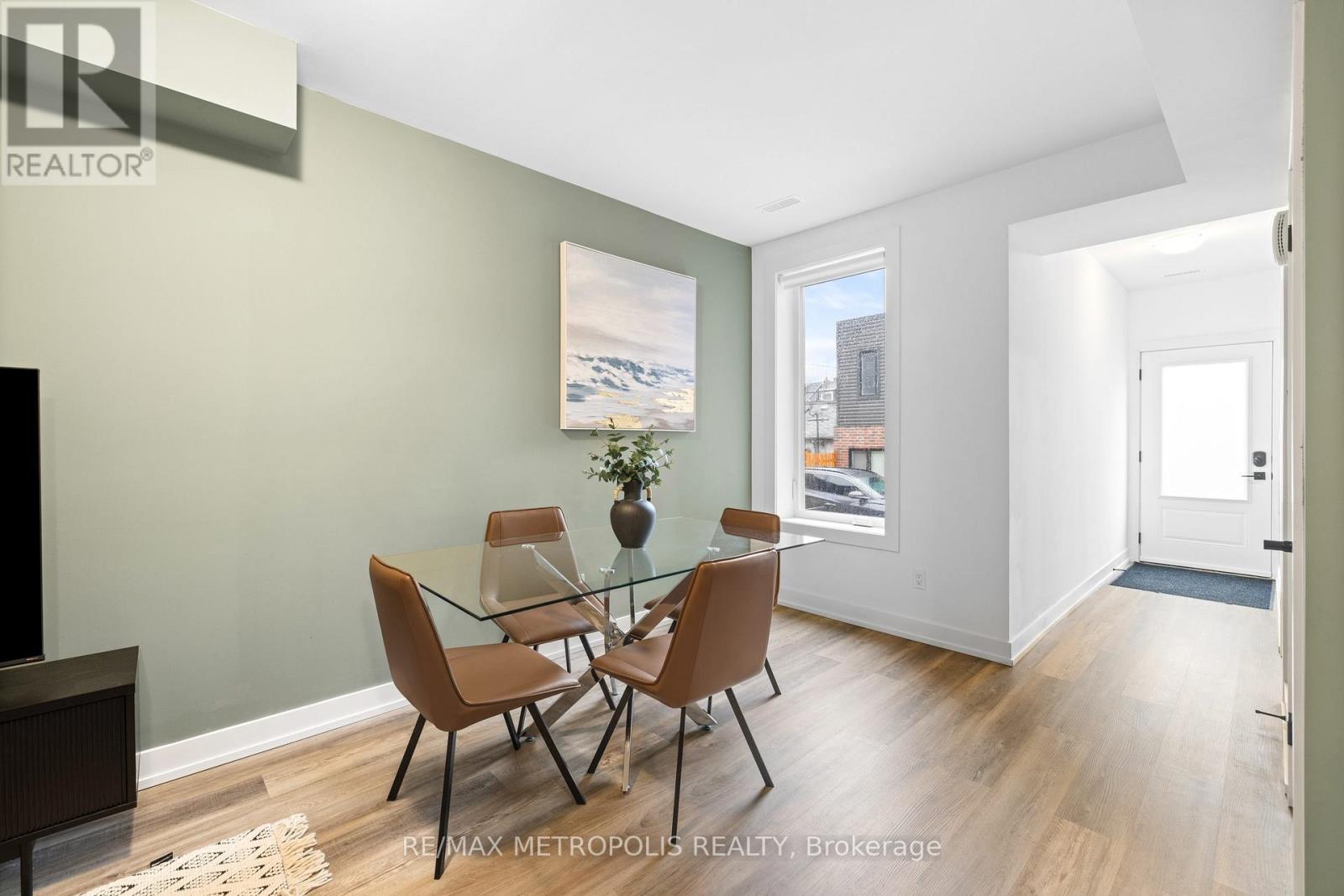 447 Lansdowne Avenue Property Photo 14
