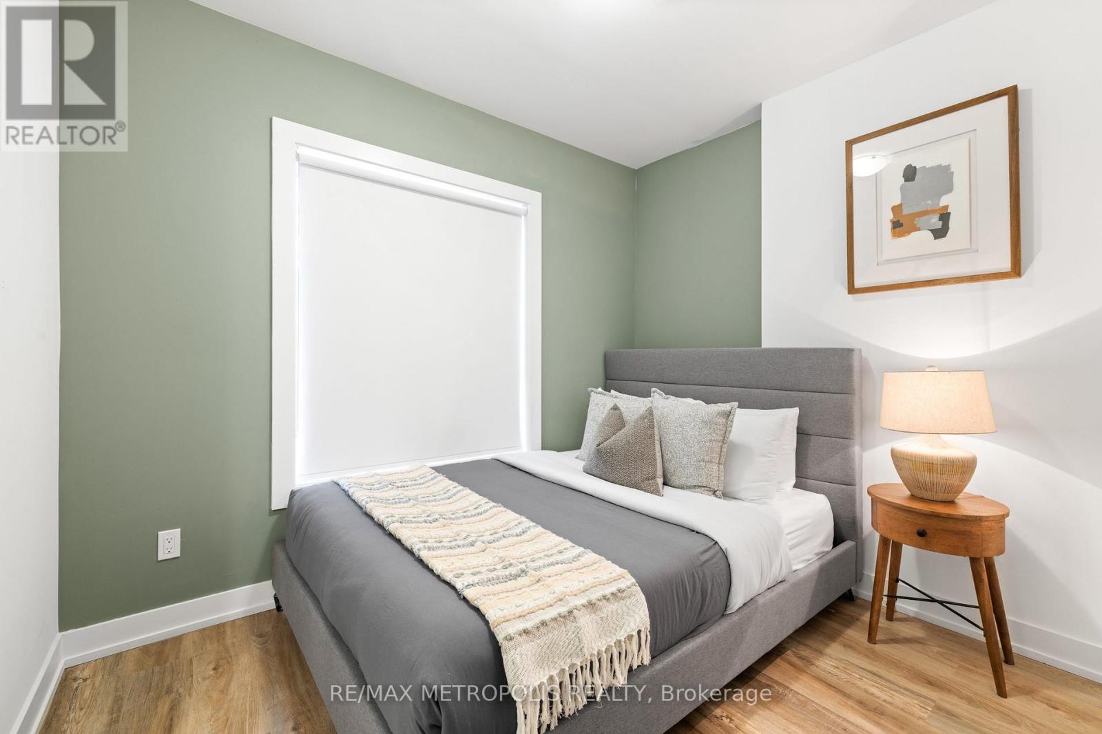 447 Lansdowne Avenue Property Photo 16