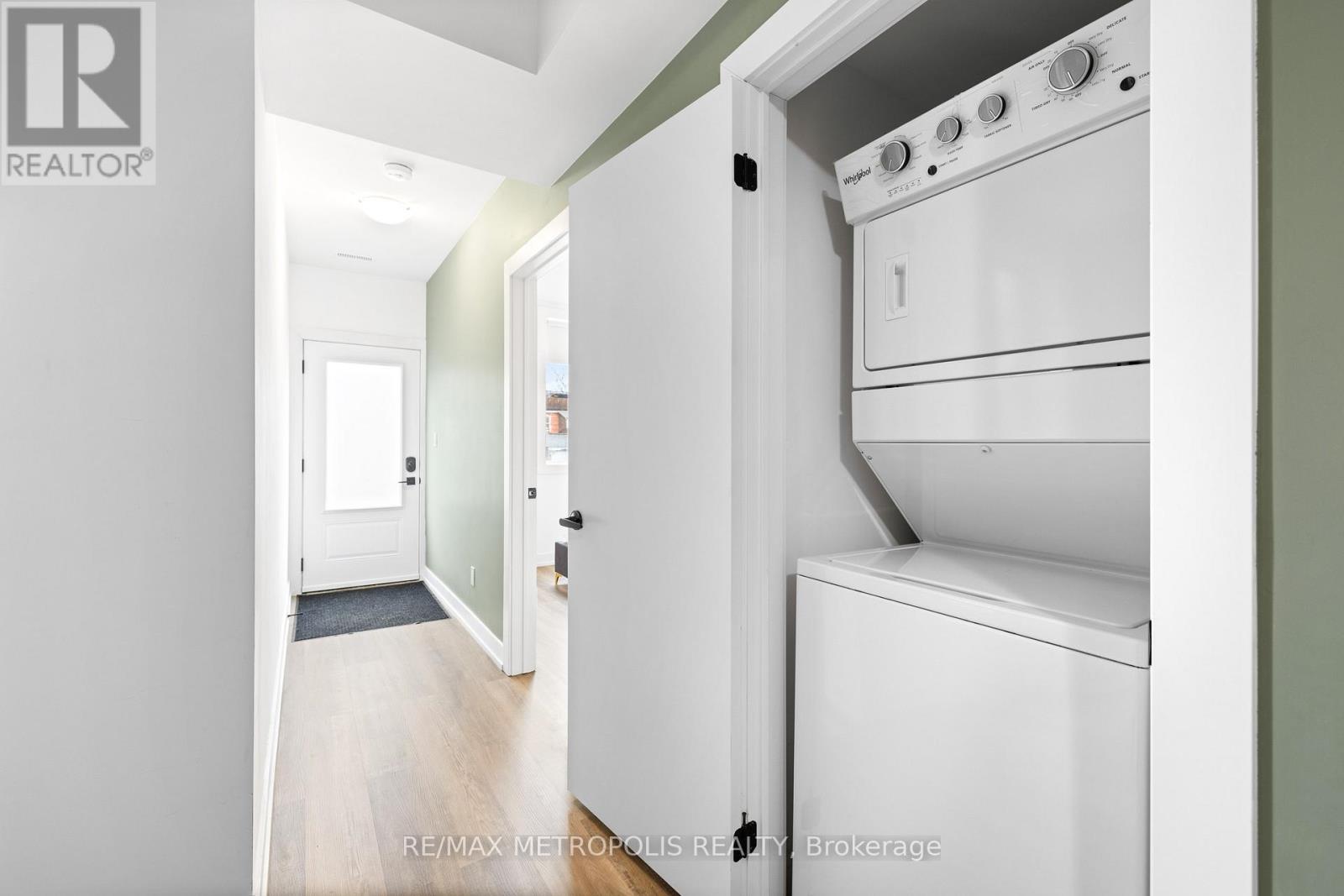 447 Lansdowne Avenue Property Photo 21
