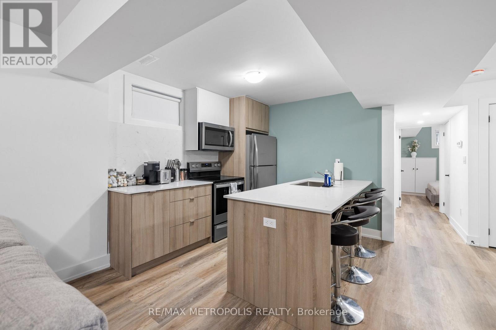 447 Lansdowne Avenue Property Photo 25